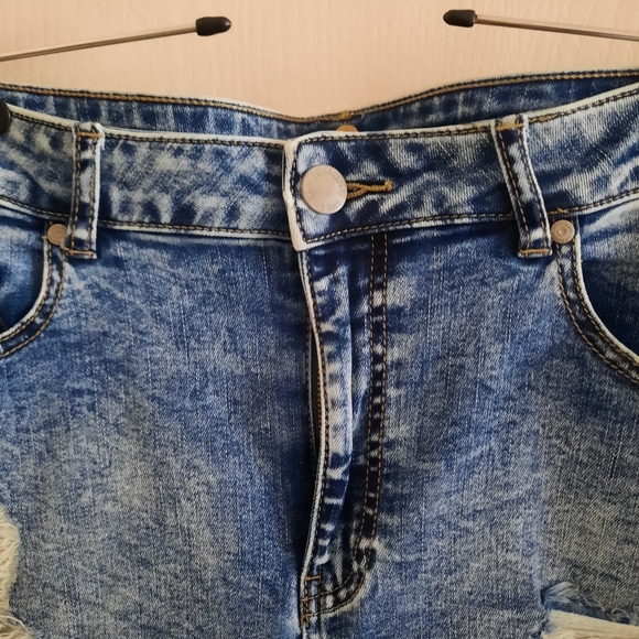 Love & Legend Acid Wash Distressed Jean Skirt - Picture 4 of 11